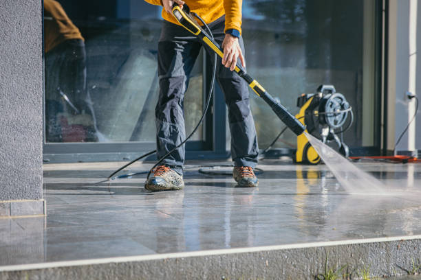 Best Garage Pressure Washing  in Hinton, WV